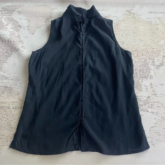 April Cornell Black Sleeveless Top Butyon Back Embroidered Size Large - Picture 6 of 8